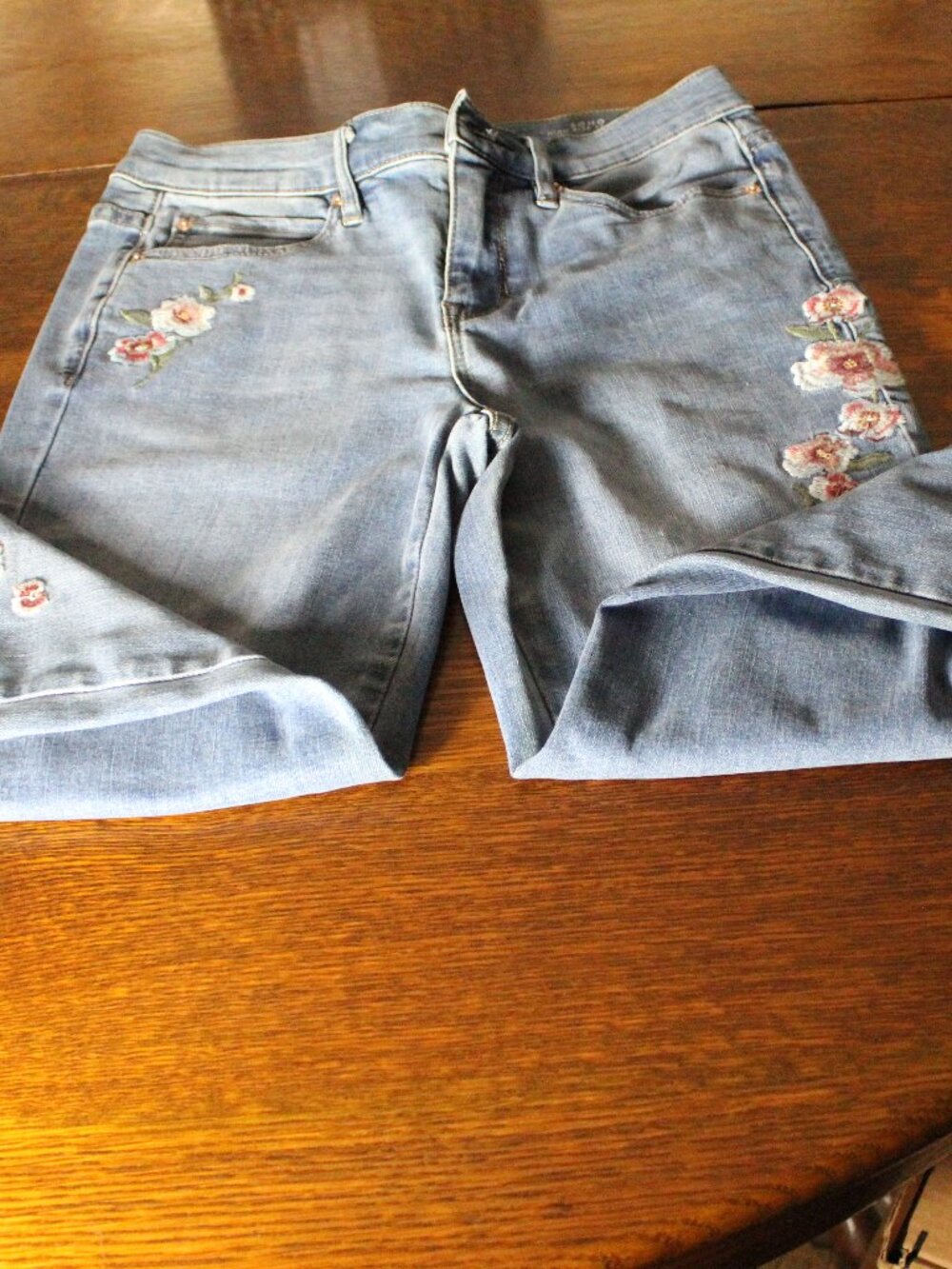 Awesome Nicole Miller Embroidered Jeans Size 4